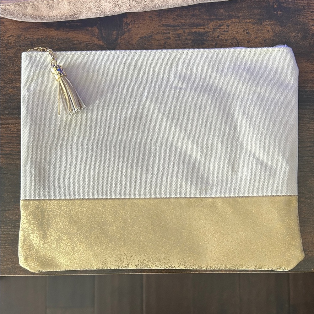 Mixed Color Clutches